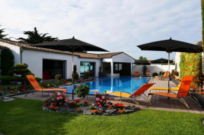 ღ Villa des Astres 850 m2 - Piscine, Jacuzzi, Sauna, Hammam, & Salle de Cinéma